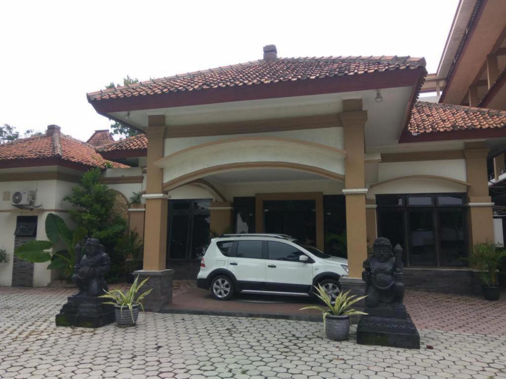 Graha Hotel Sragen Ngoại thất bức ảnh