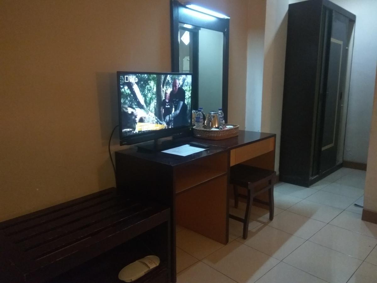 Graha Hotel Sragen Ngoại thất bức ảnh