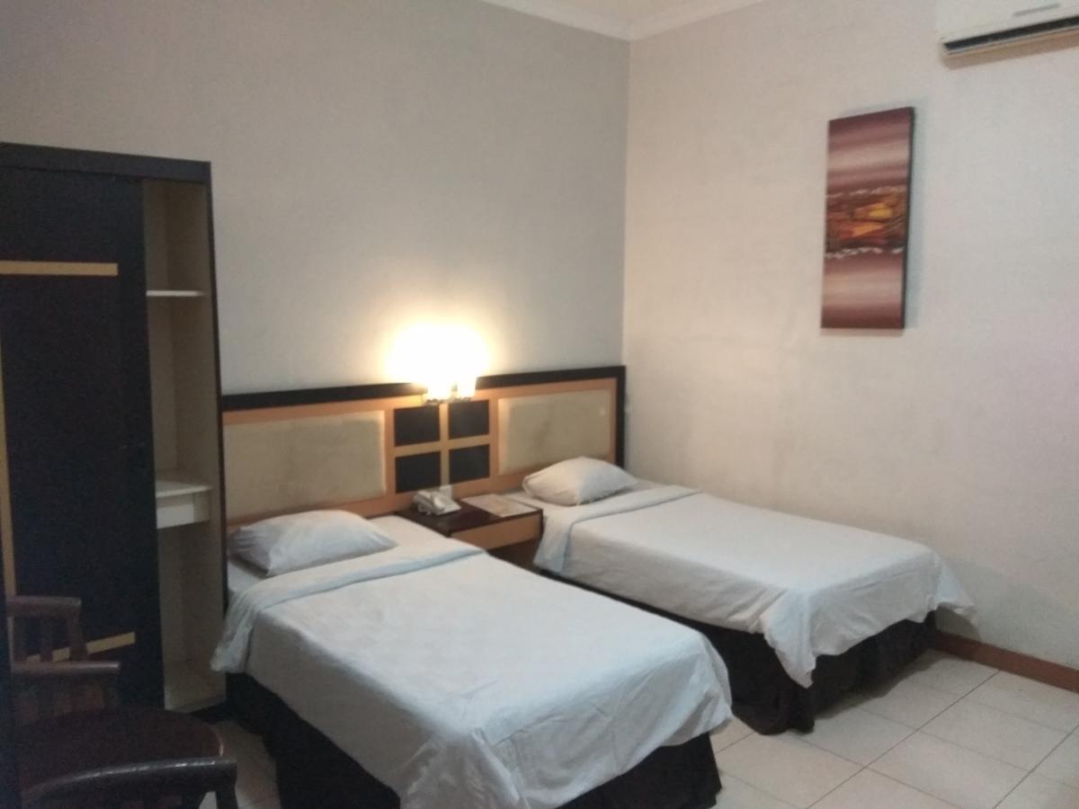 Graha Hotel Sragen Ngoại thất bức ảnh