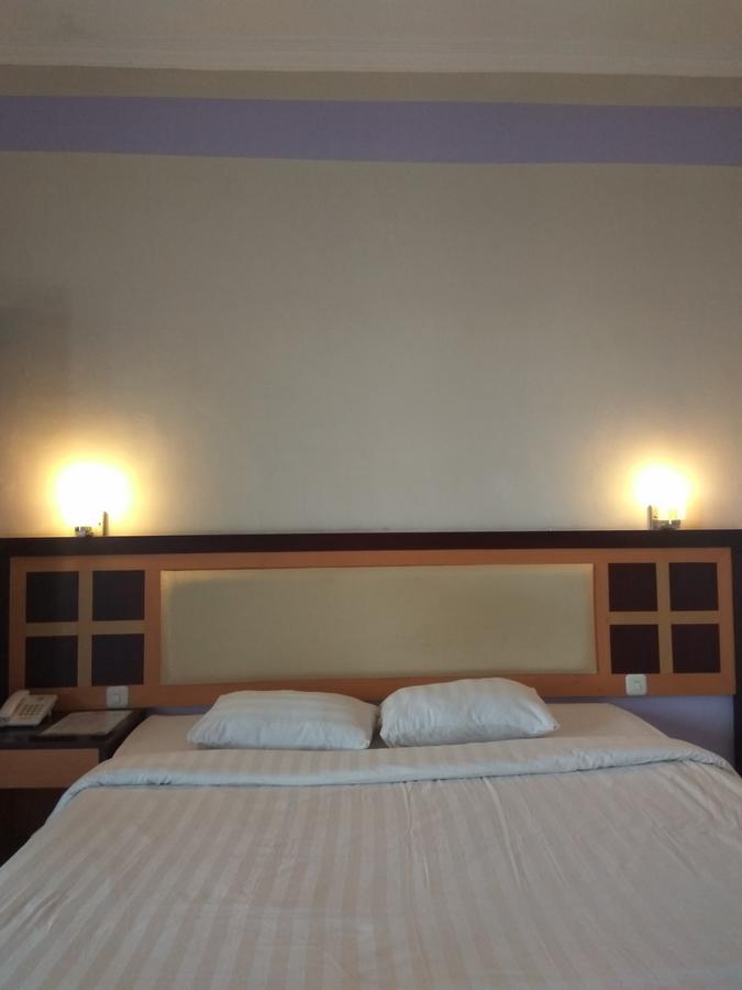 Graha Hotel Sragen Ngoại thất bức ảnh