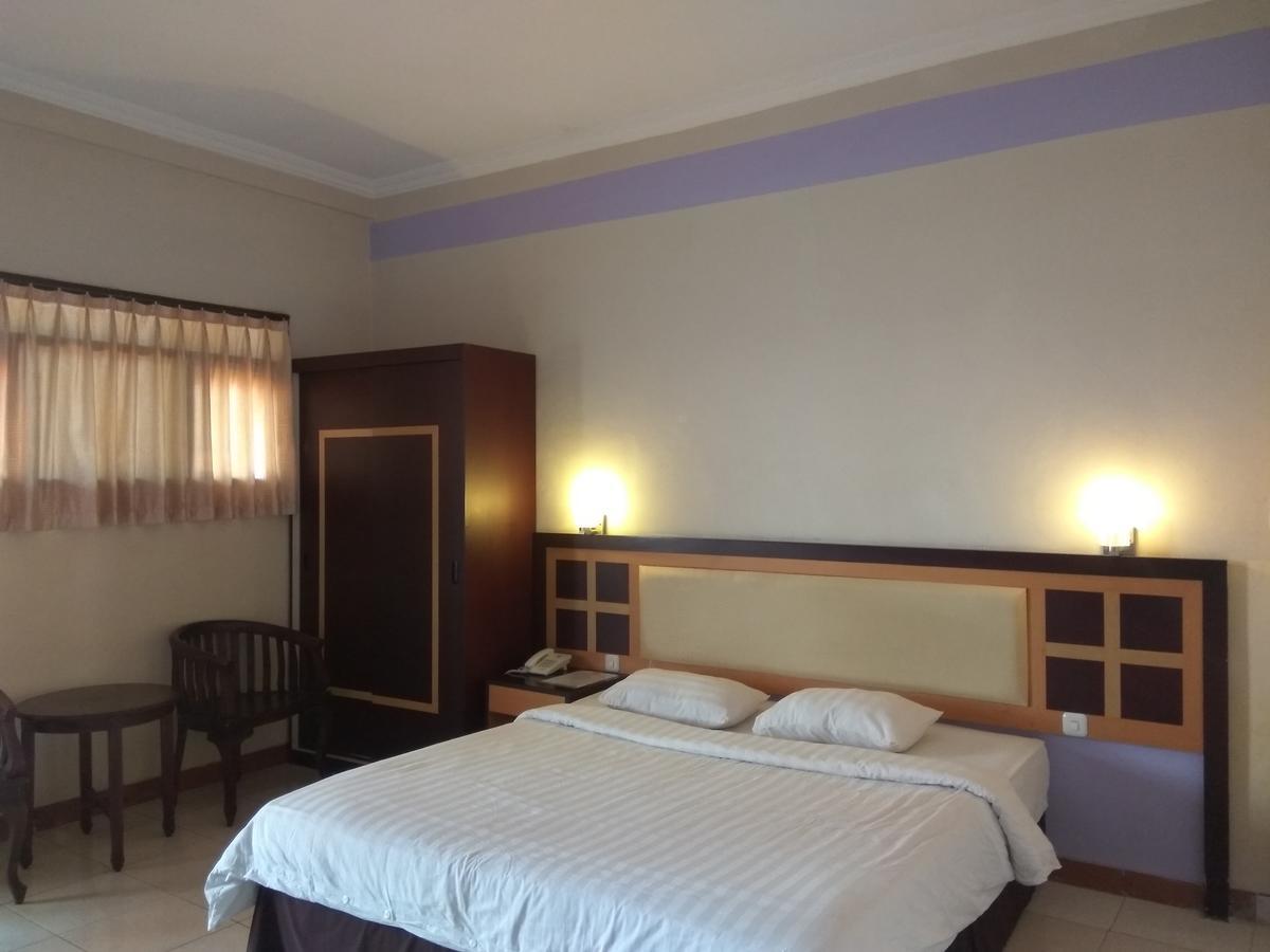 Graha Hotel Sragen Ngoại thất bức ảnh